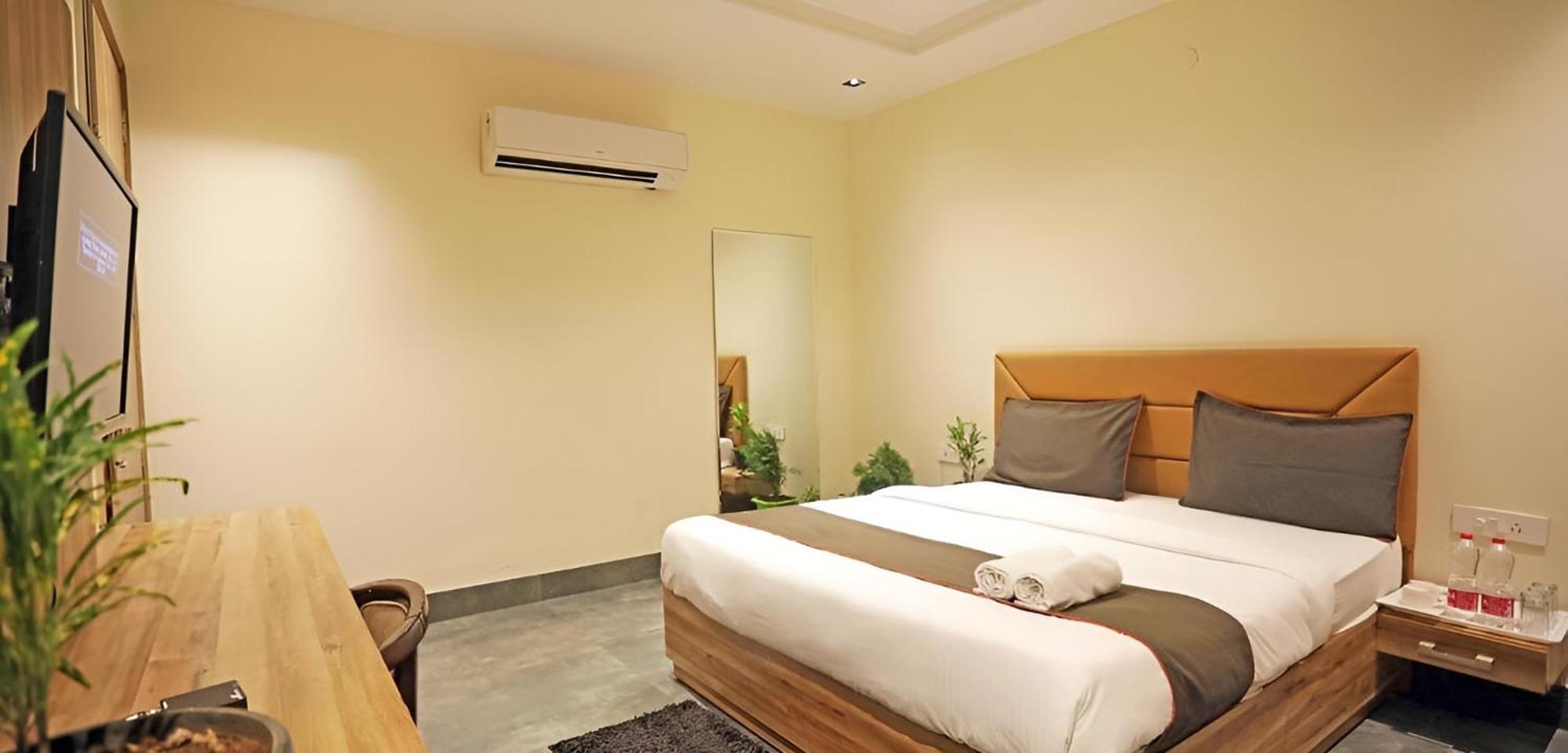 Hotel Gs Near Delhi Airport For Family And International Guests