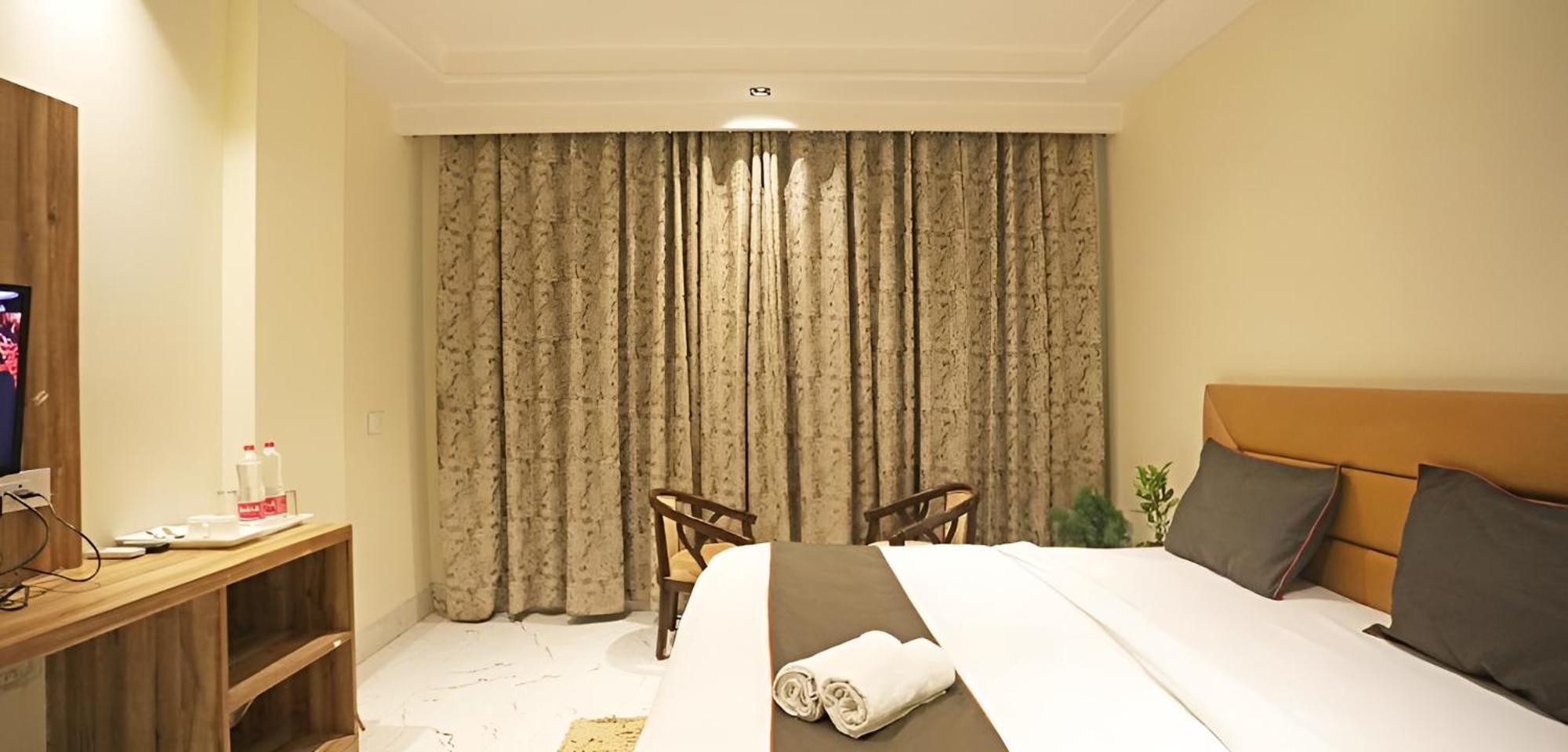 Hotel Gs Near Delhi Airport For Family And International Guests 3* New Delhi