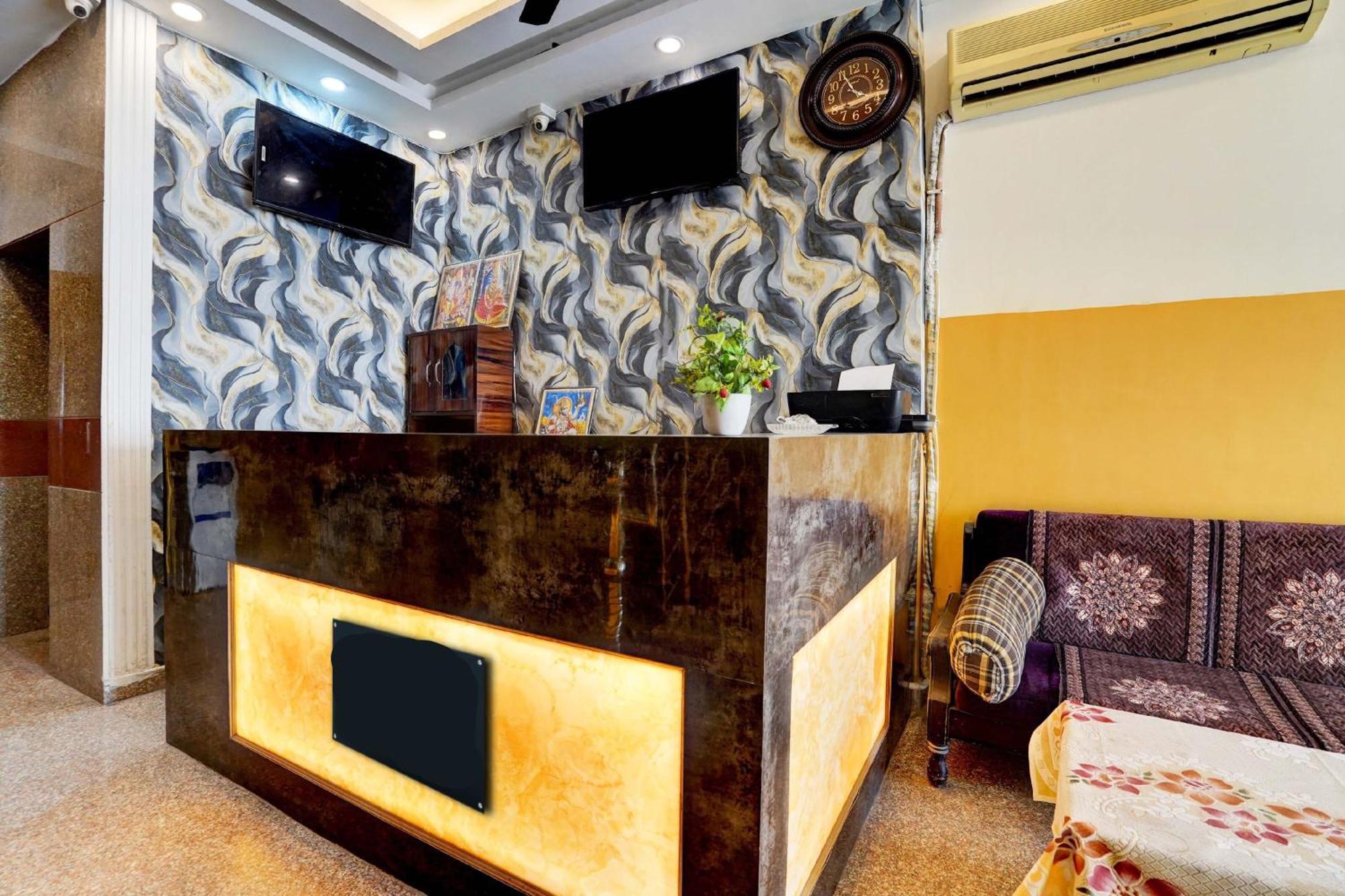 Gold Near Delhi Airport For Family And International Guests 3*
